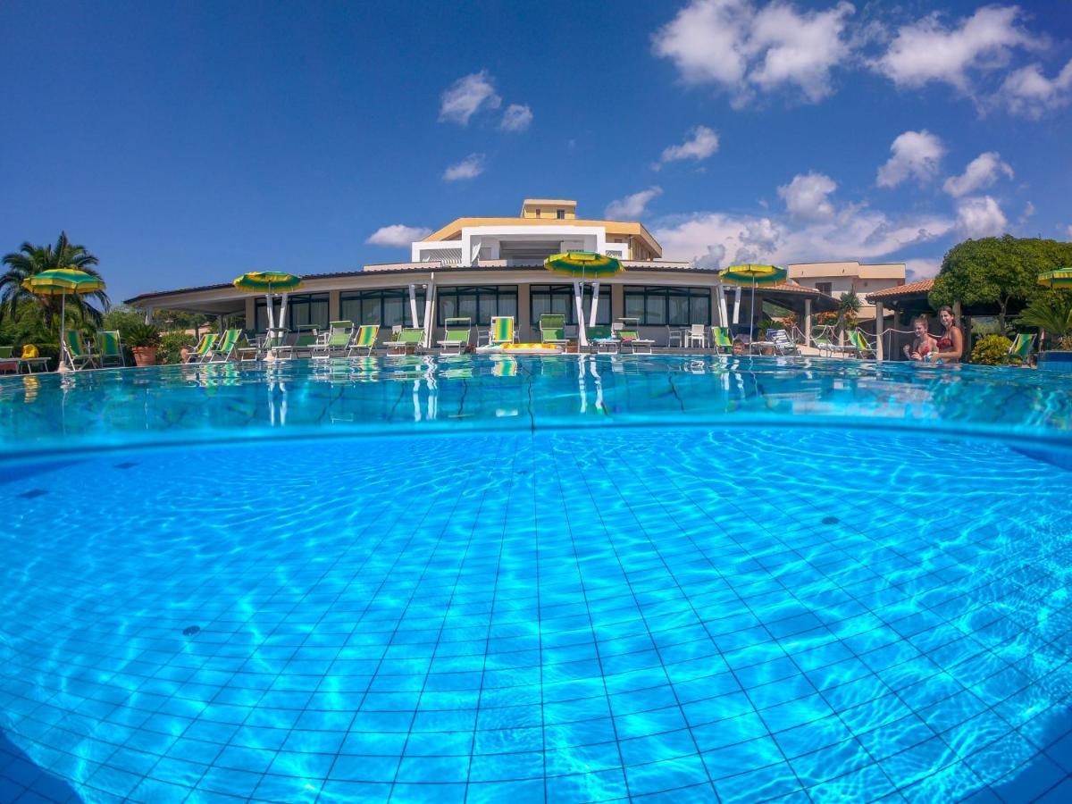 Hotel Residence Sciaron Capo Vaticano Exterior photo
