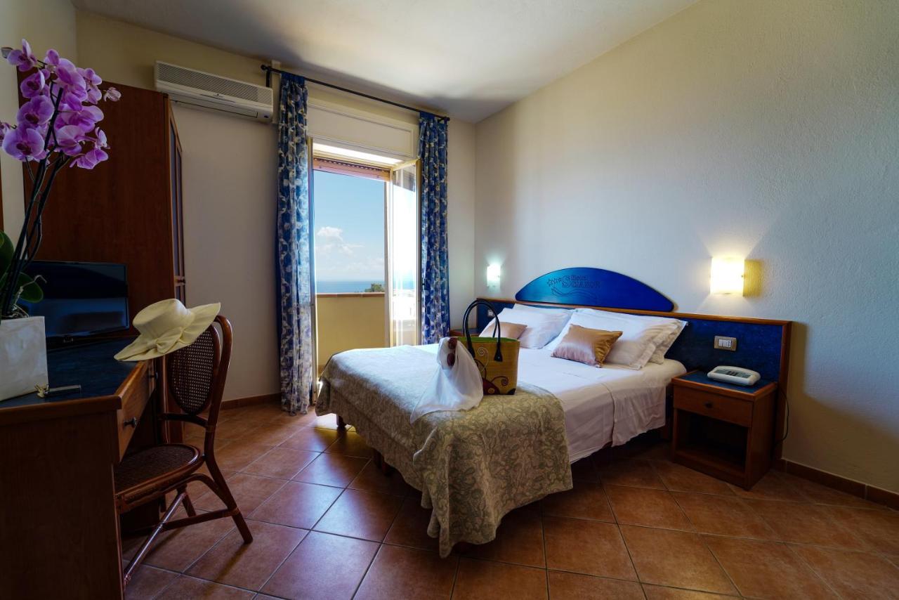 Hotel Residence Sciaron Capo Vaticano Exterior photo