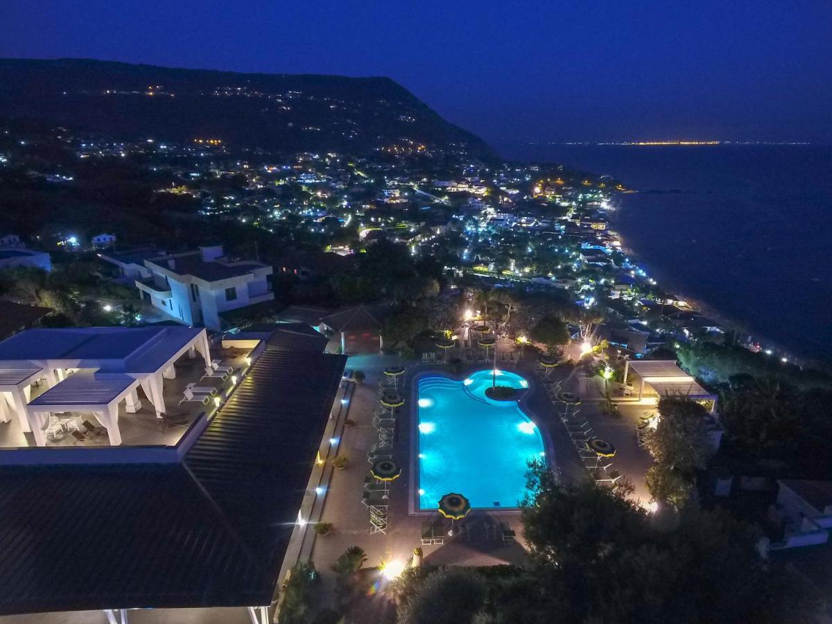 Hotel Residence Sciaron Capo Vaticano Exterior photo