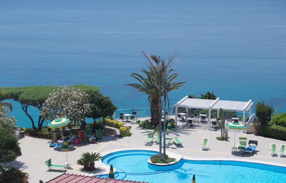 Hotel Residence Sciaron Capo Vaticano Exterior photo