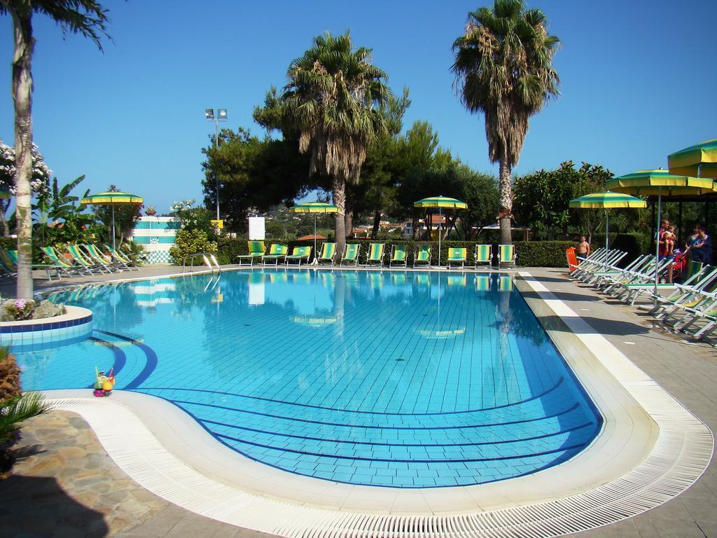 Hotel Residence Sciaron Capo Vaticano Exterior photo
