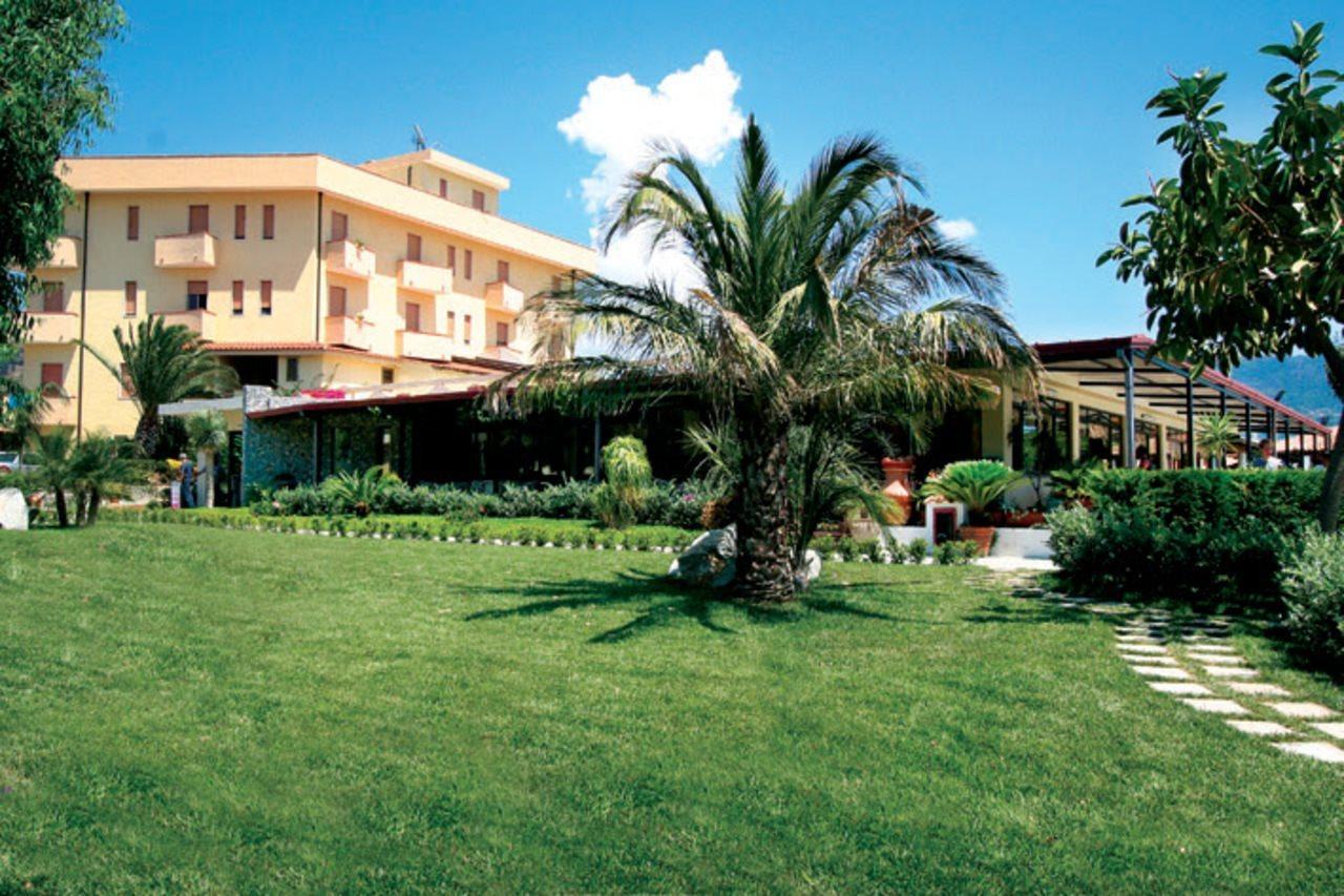 Hotel Residence Sciaron Capo Vaticano Exterior photo